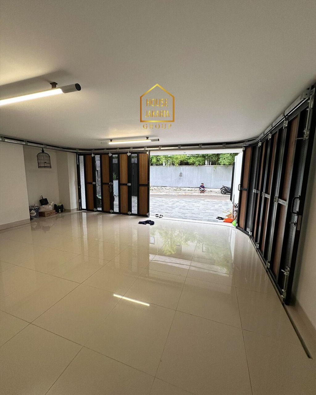 HS1977  FOR SALE: GAHARU - CIPETE. BRAND NEW MODERN TROPICAL LUXURY HOUSE. Dalam Komplek | Pool dan  Garden Luas. Lokasi Elite dan Tenang