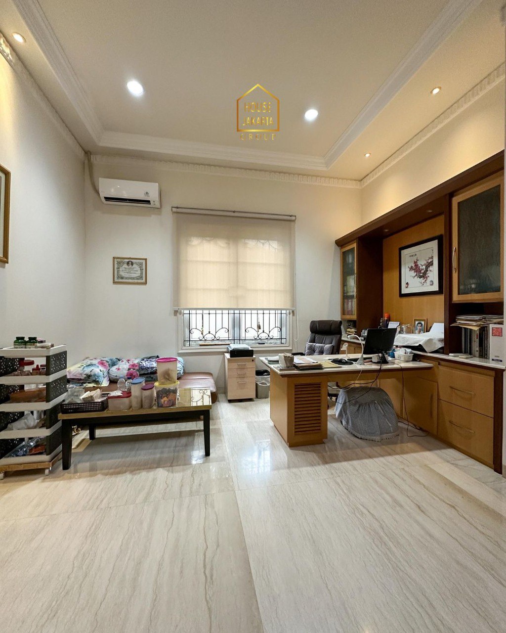 HS1983 Dijual Rumah Mewah Semi Furnished di KEBAYORAN BARU.   Lokasi Prime Dekat Senopati & Senayan 