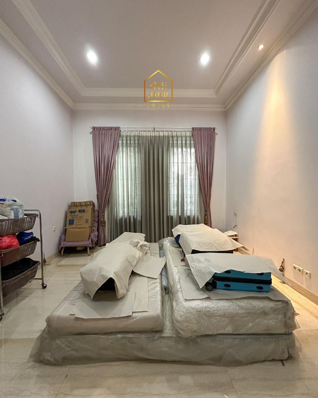 HS1983 Dijual Rumah Mewah Semi Furnished di KEBAYORAN BARU.   Lokasi Prime Dekat Senopati & Senayan 