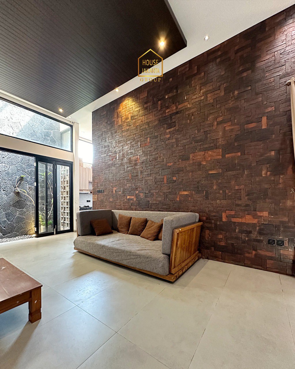 HS1987 FOR SALE: JAGAKARSA. Rumah Modern Minimalis 2,5 Lantai + Rooftop. Semi Furnished. Taman Asri. Lingkungan  Tenang. Hadap Timur