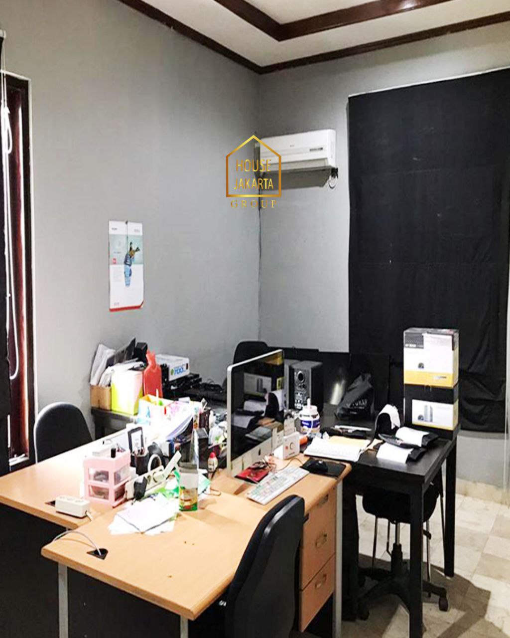 HS1990 FOR SALE: KEMANG. Rumah Murah Harga di Bawah NJOP. Ada Pool Kolam Renang dan Taman. 