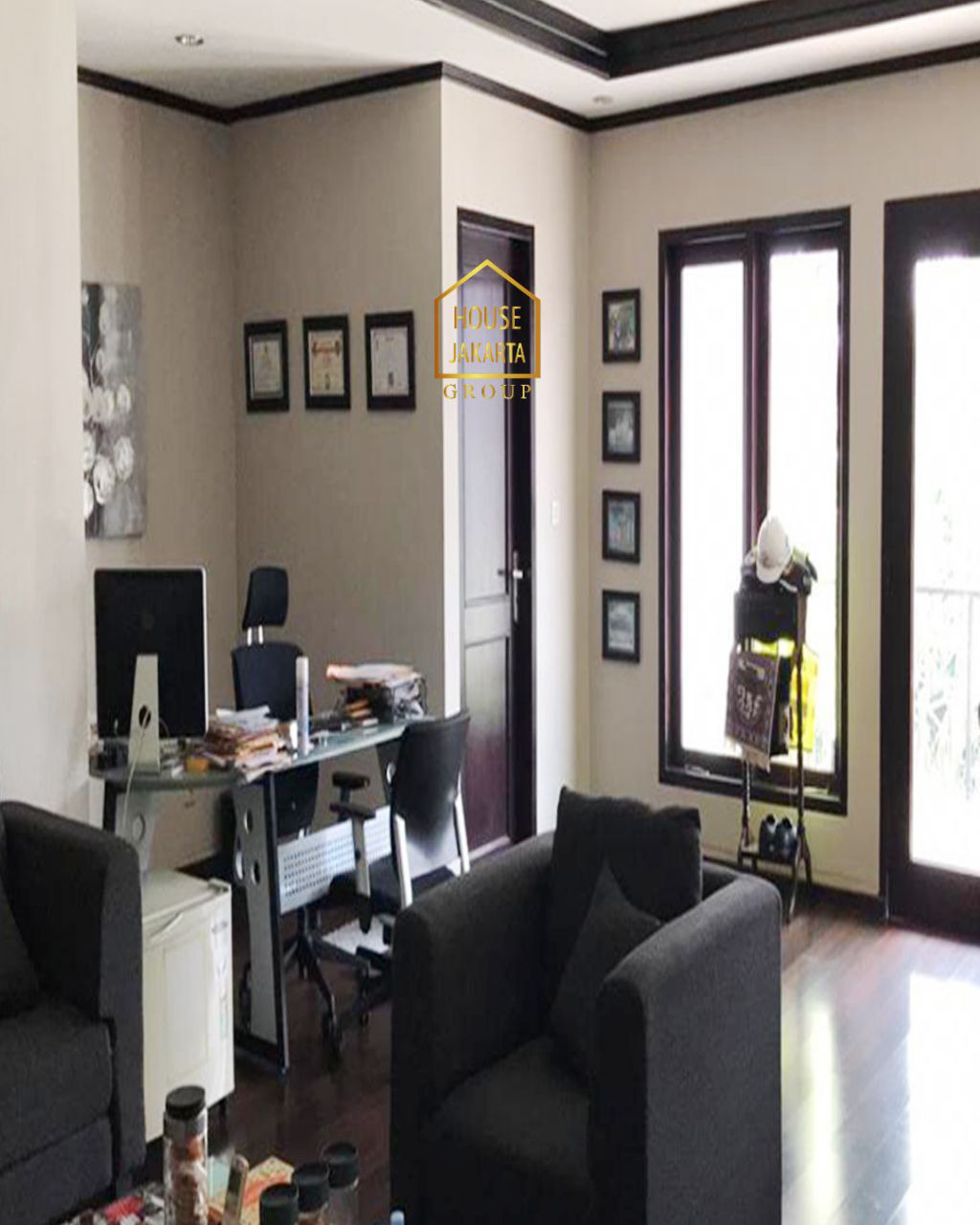 HS1990 FOR SALE: KEMANG. Rumah Murah Harga di Bawah NJOP. Ada Pool Kolam Renang dan Taman. 