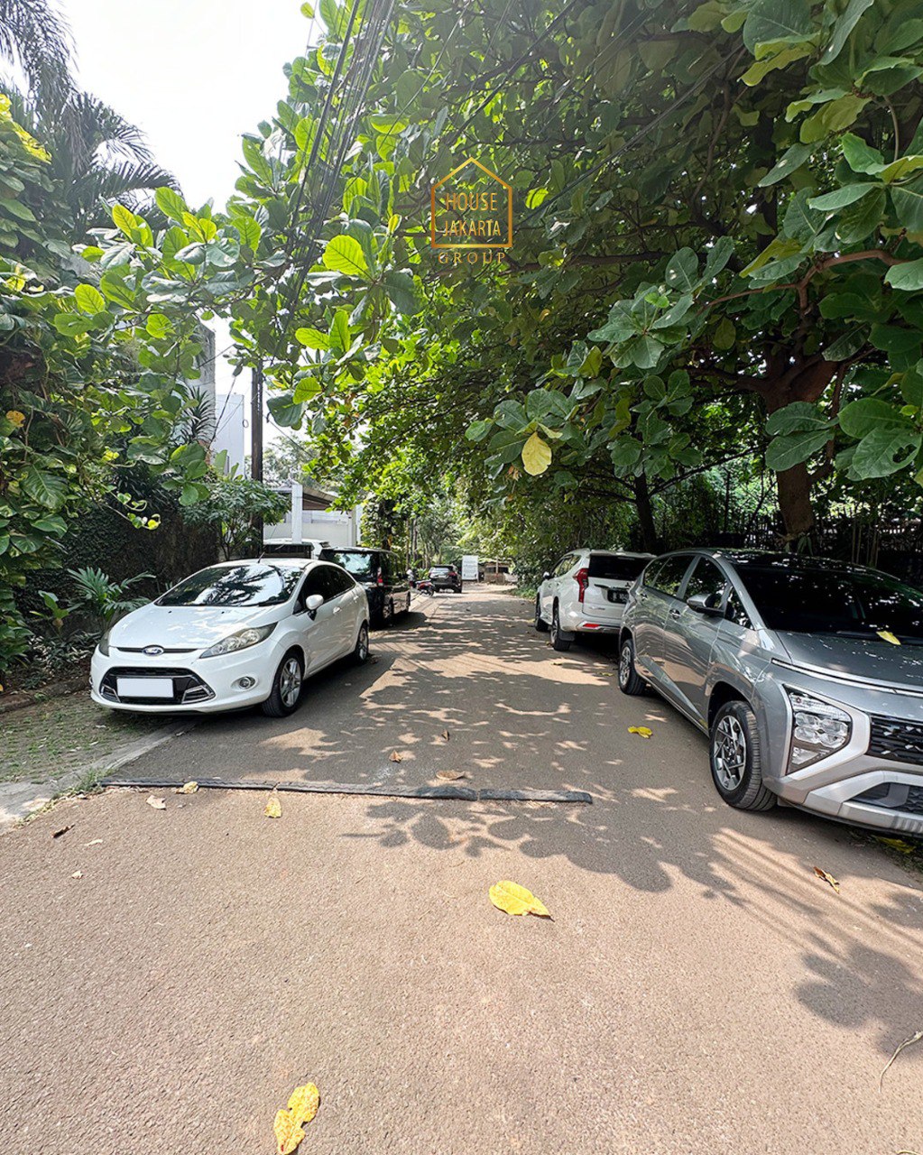 LS2003 PESANGGRAHAN. Tanah Kavling Gandeng, Lokasi Strategis Dekat Akses Tol, Jalan Lebar 2 Mobil