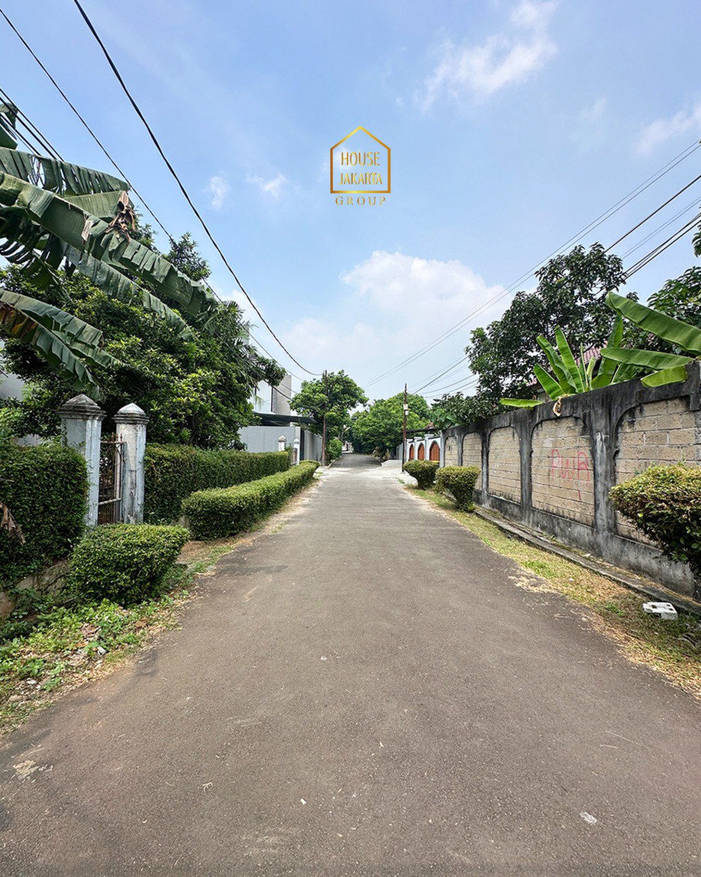 LS2003 PESANGGRAHAN. Tanah Kavling Gandeng, Lokasi Strategis Dekat Akses Tol, Jalan Lebar 2 Mobil