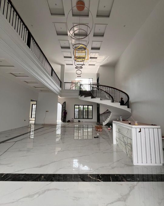 HS2006 FOR SALE: PONDOK INDAH. LUXURY BRAND NEW RUMAH 2,5 LANTAI, SWIMMING POOL 