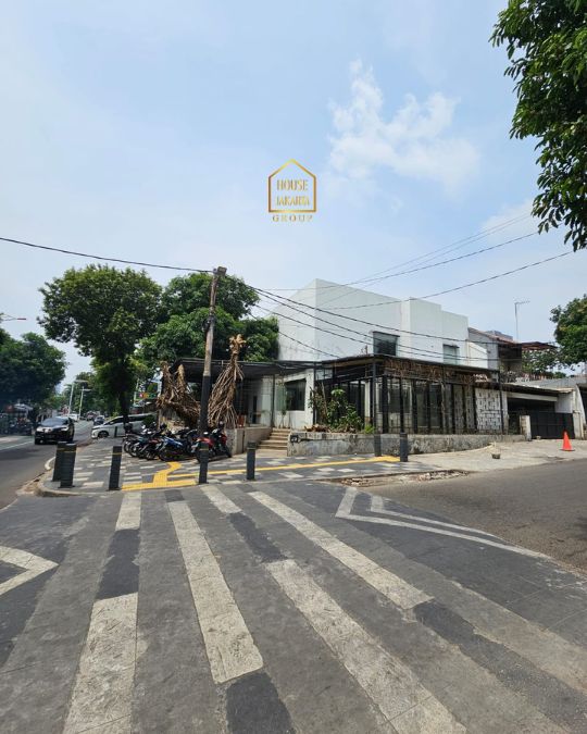 CS2008 FOR SALE: KEBAYORAN BARU - JAKARTA SELATAN. KOMERSIAL LOKASI HOOK. BISA UNTUK CAFE, RESTO, KANTOR