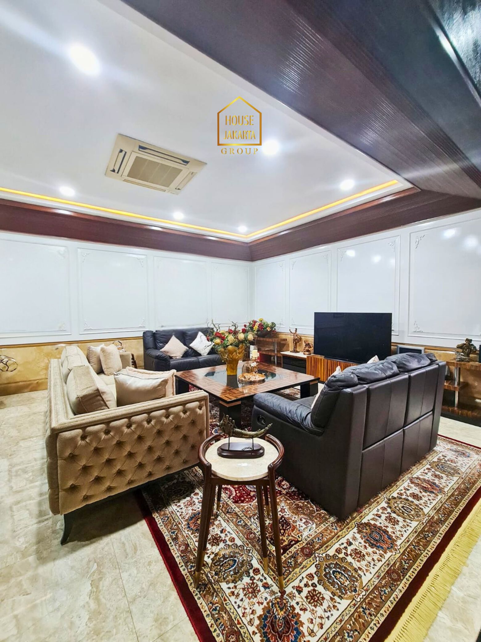 HS2011  FOR SALE: PONDOK INDAH. NEWLY RENOVATED HOUSE, TROPICAL  GARDEN, SWIMMING POOL, BASEMENT