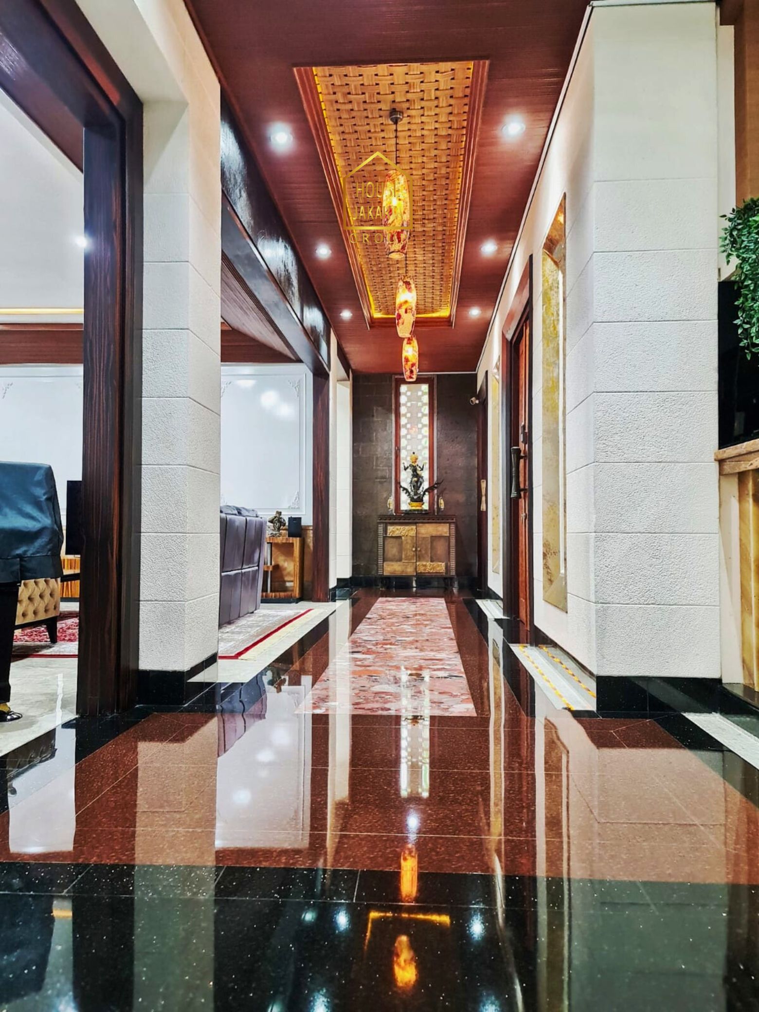 HS2011  FOR SALE: PONDOK INDAH. NEWLY RENOVATED HOUSE, TROPICAL  GARDEN, SWIMMING POOL, BASEMENT