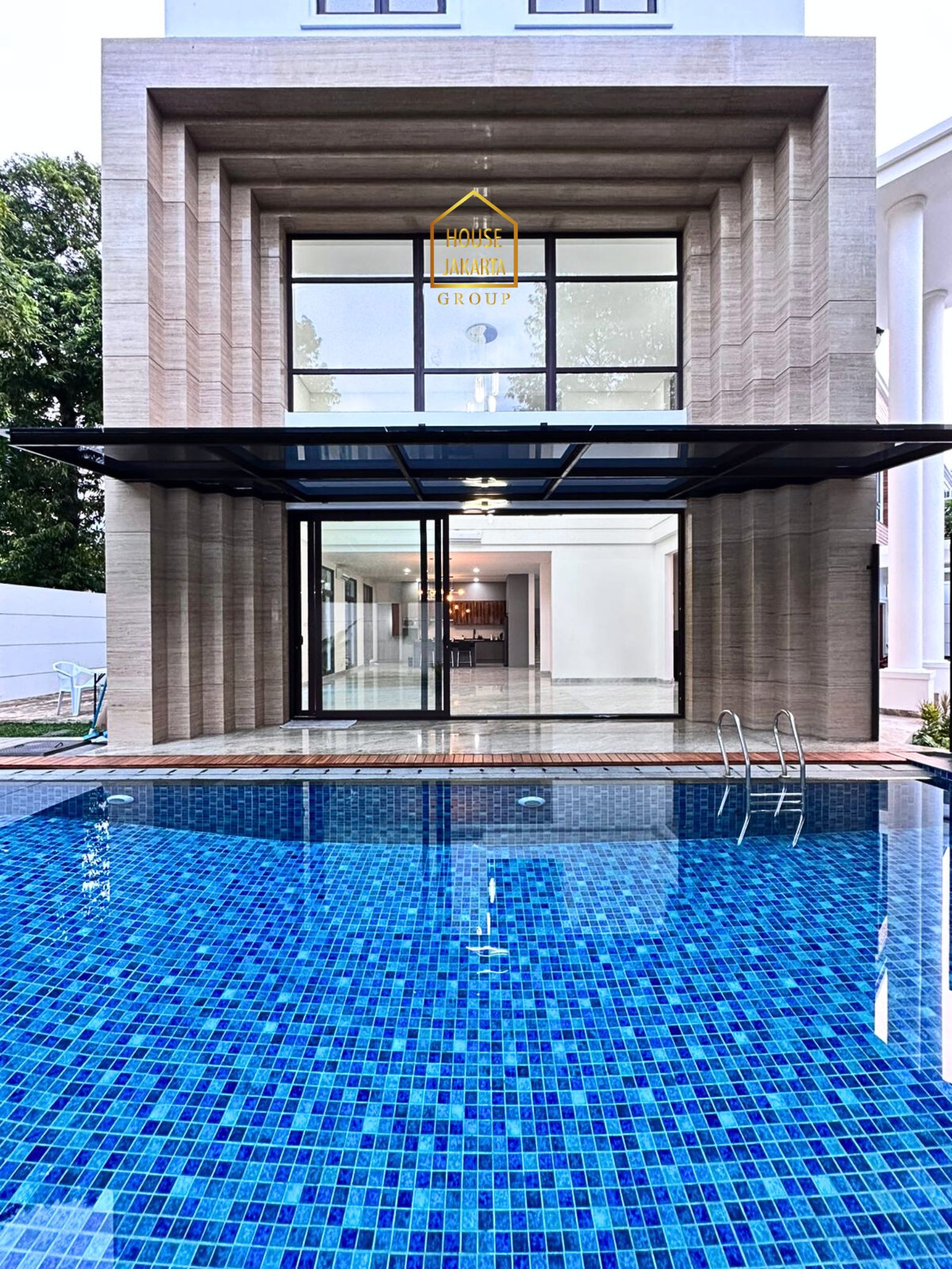 HS2013  FOR SALE: KEBAYORAN BARU. BRAND NEW HOUSE , PRIVATE LIFT,  SWIMMING POOL, AKSES JALAN LEBAR, POSISI HOEK