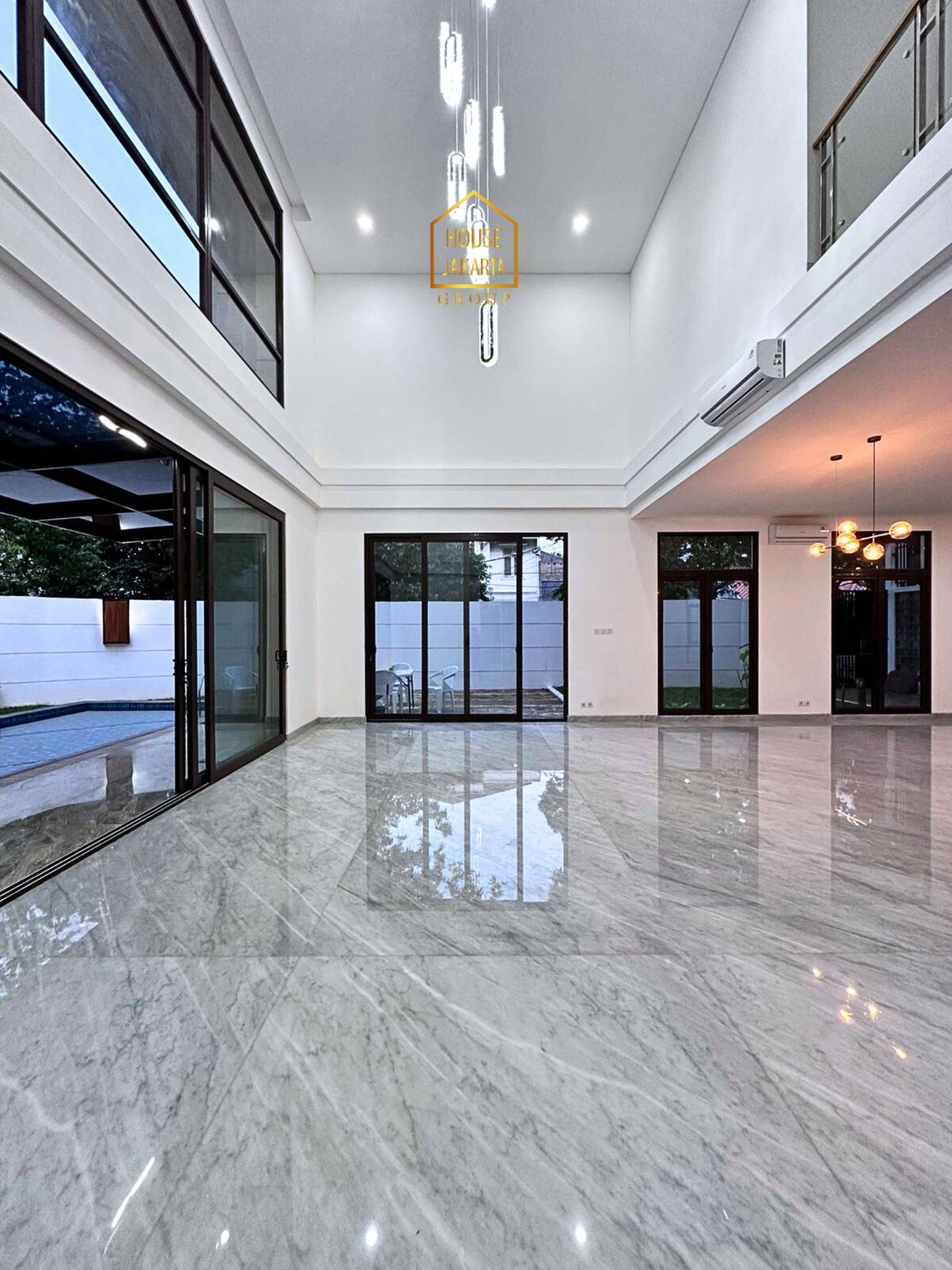 HS2013  FOR SALE: KEBAYORAN BARU. BRAND NEW HOUSE , PRIVATE LIFT,  SWIMMING POOL, AKSES JALAN LEBAR, POSISI HOEK