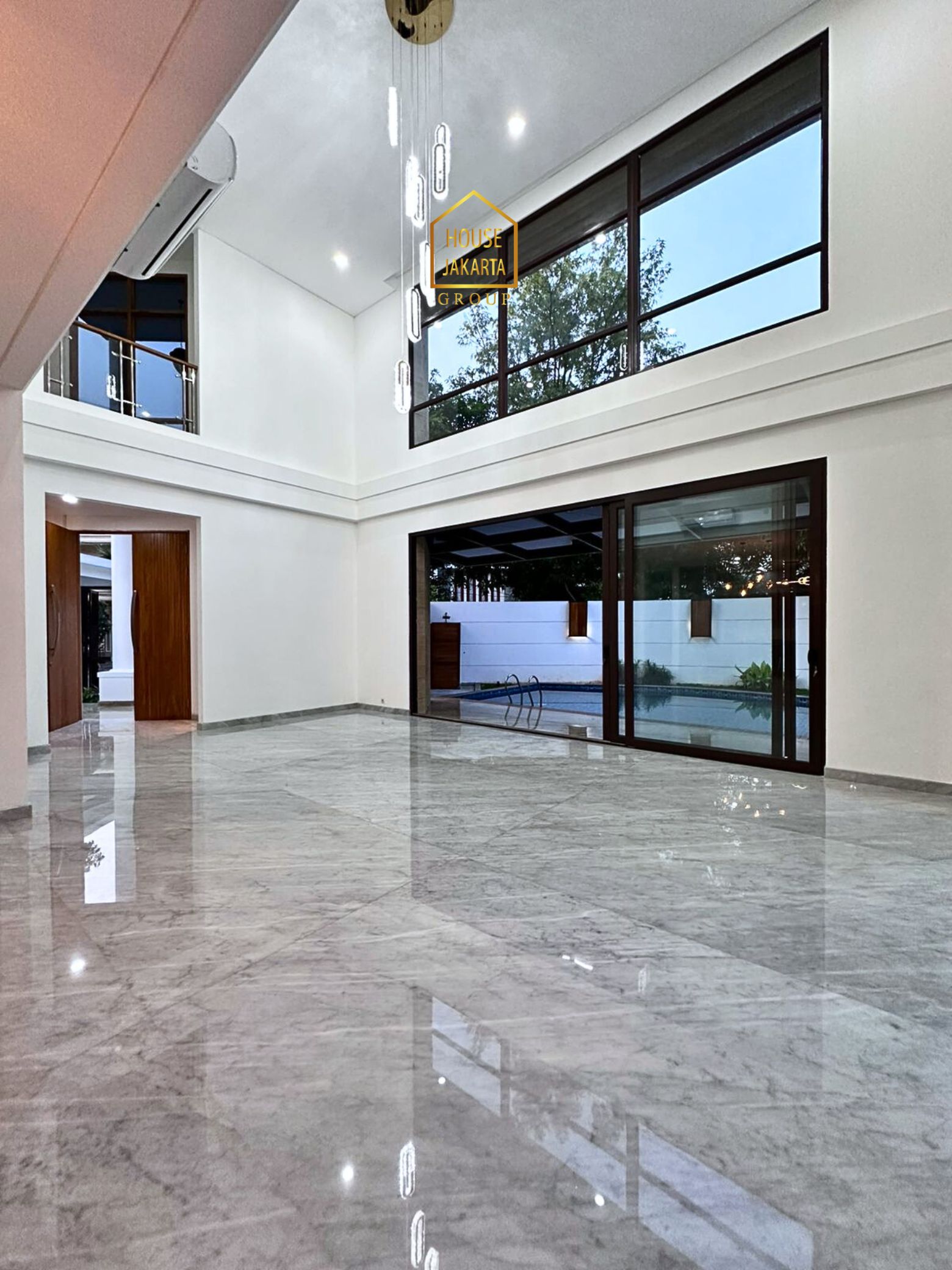 HS2013  FOR SALE: KEBAYORAN BARU. BRAND NEW HOUSE , PRIVATE LIFT,  SWIMMING POOL, AKSES JALAN LEBAR, POSISI HOEK