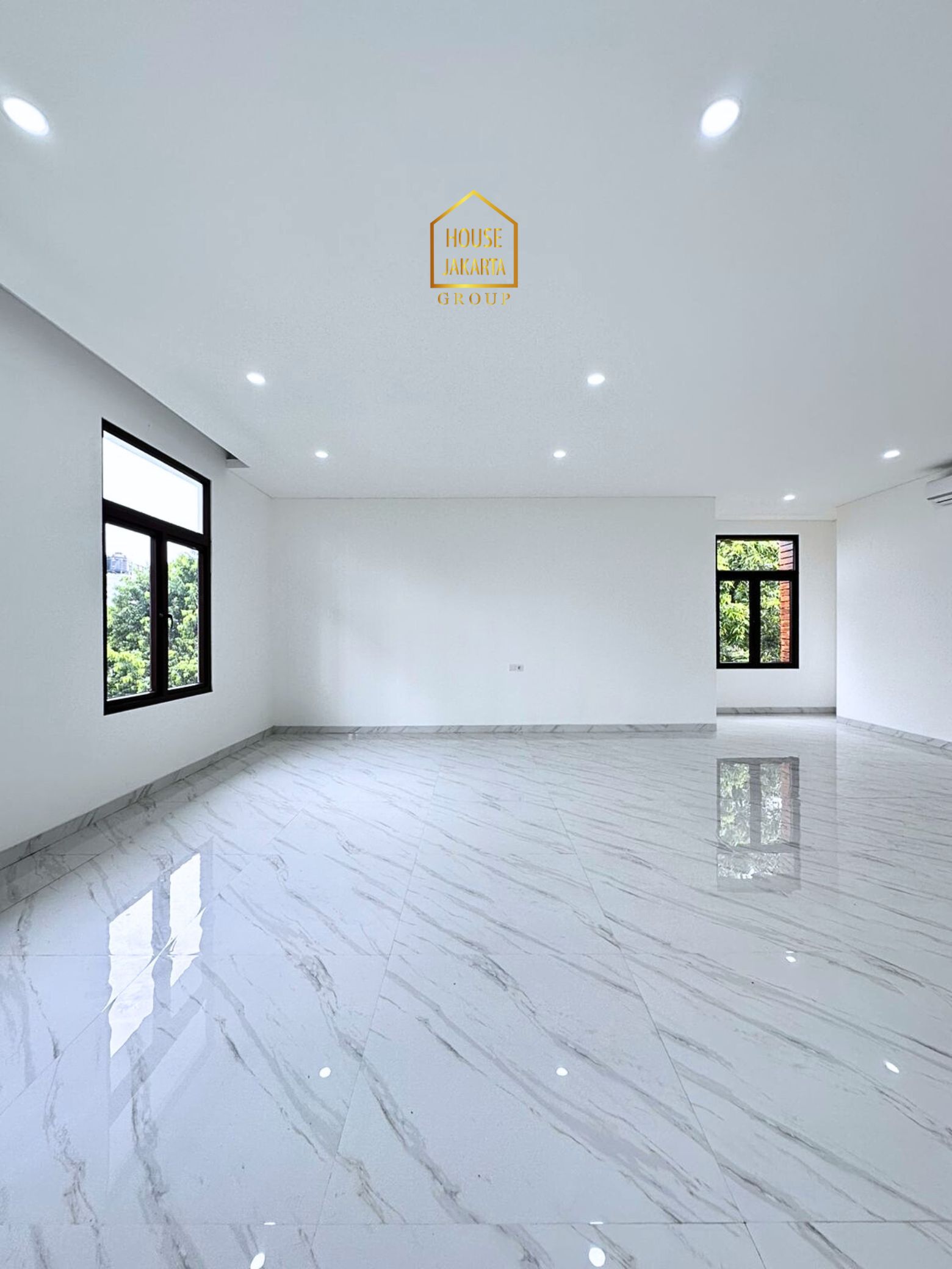 HS2013  FOR SALE: KEBAYORAN BARU. BRAND NEW HOUSE , PRIVATE LIFT,  SWIMMING POOL, AKSES JALAN LEBAR, POSISI HOEK