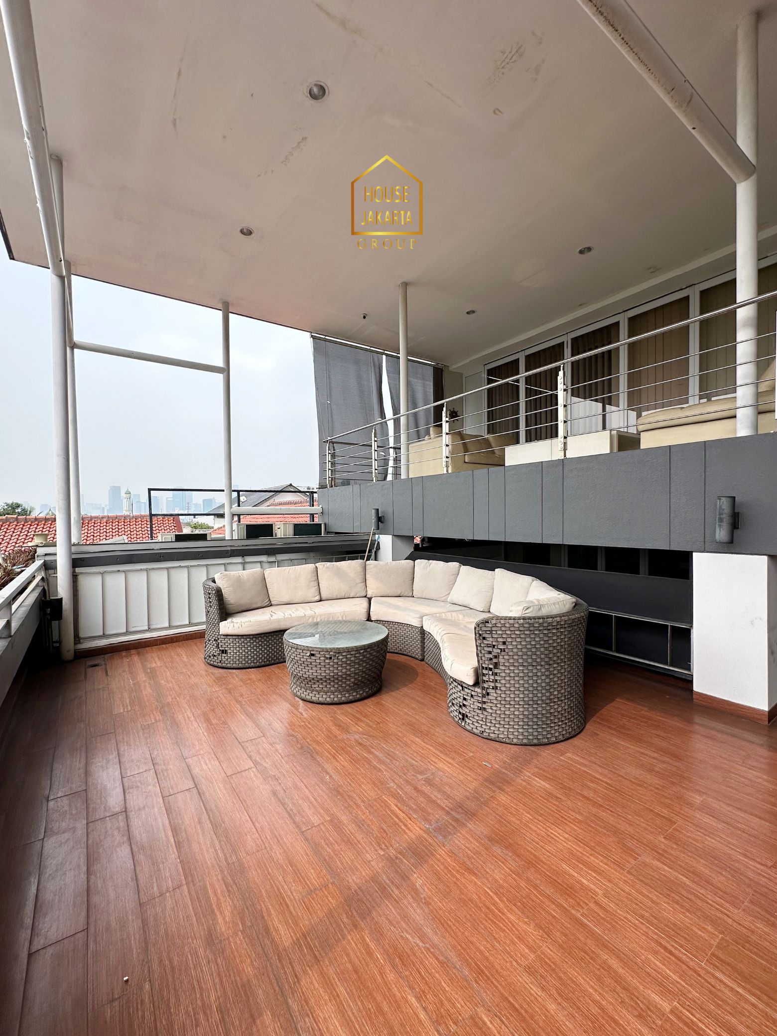 OS2014  FOR SALE : KEMANG. GEDUNG KANTOR 3 LANTAI + BASEMENT, FULLY  FURNISHED, PARKIR 7 MOBIL