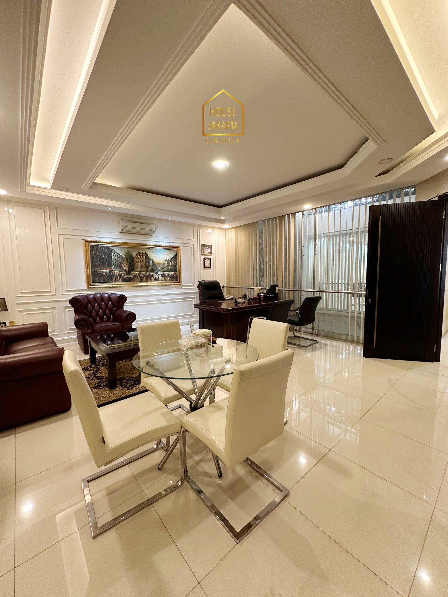 OS2014  FOR SALE : KEMANG. GEDUNG KANTOR 3 LANTAI + BASEMENT, FULLY  FURNISHED, PARKIR 7 MOBIL