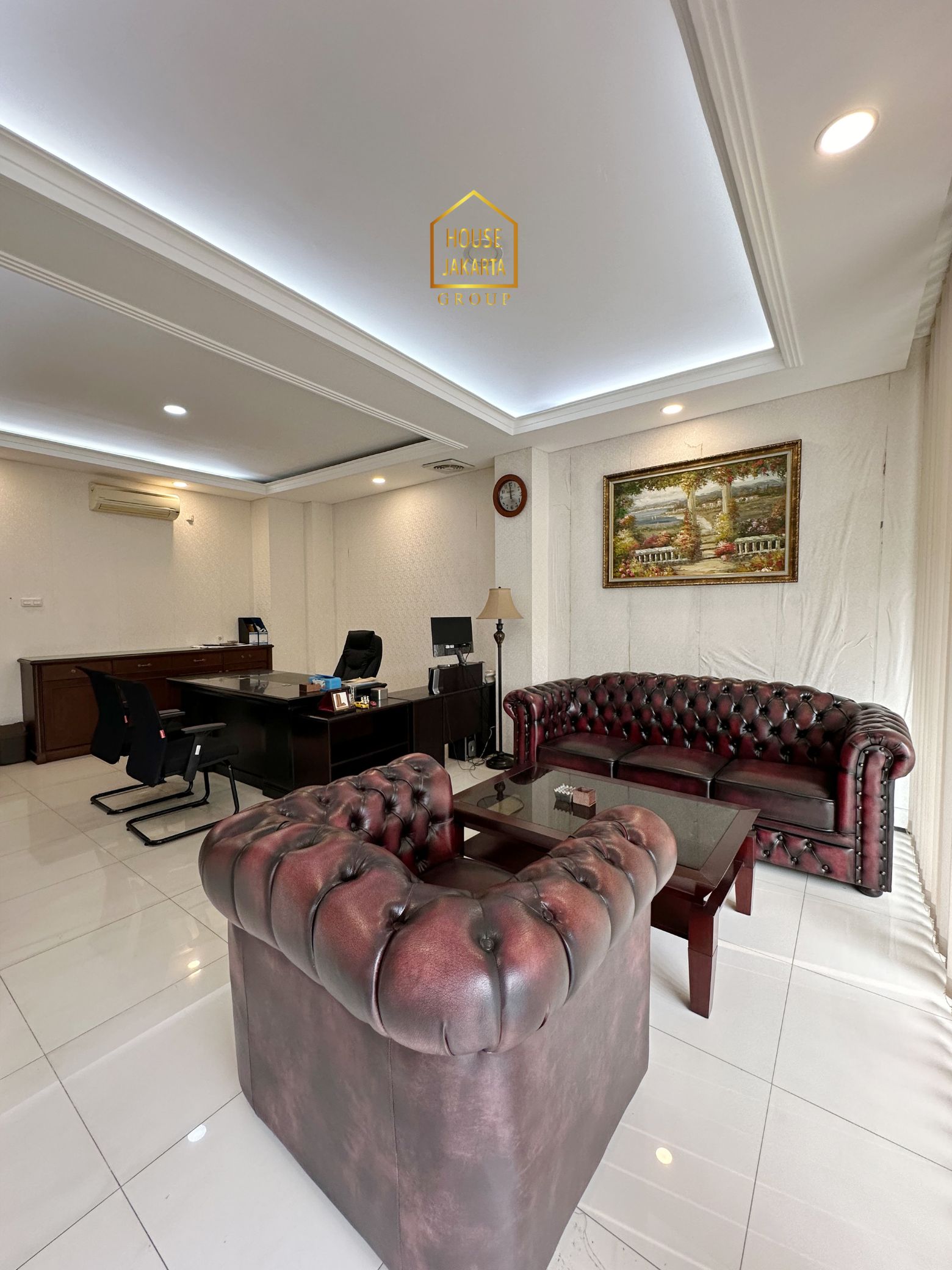 OS2014  FOR SALE : KEMANG. GEDUNG KANTOR 3 LANTAI + BASEMENT, FULLY  FURNISHED, PARKIR 7 MOBIL