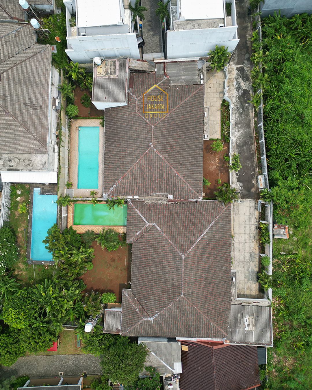 HS2020 FOR SALE: CIPETE - JAKARTA SELATAN. 2 RUMAH DALAM 1 COMPOUND, PRIVATE POOL, BISA DIBELI SALAH SATU