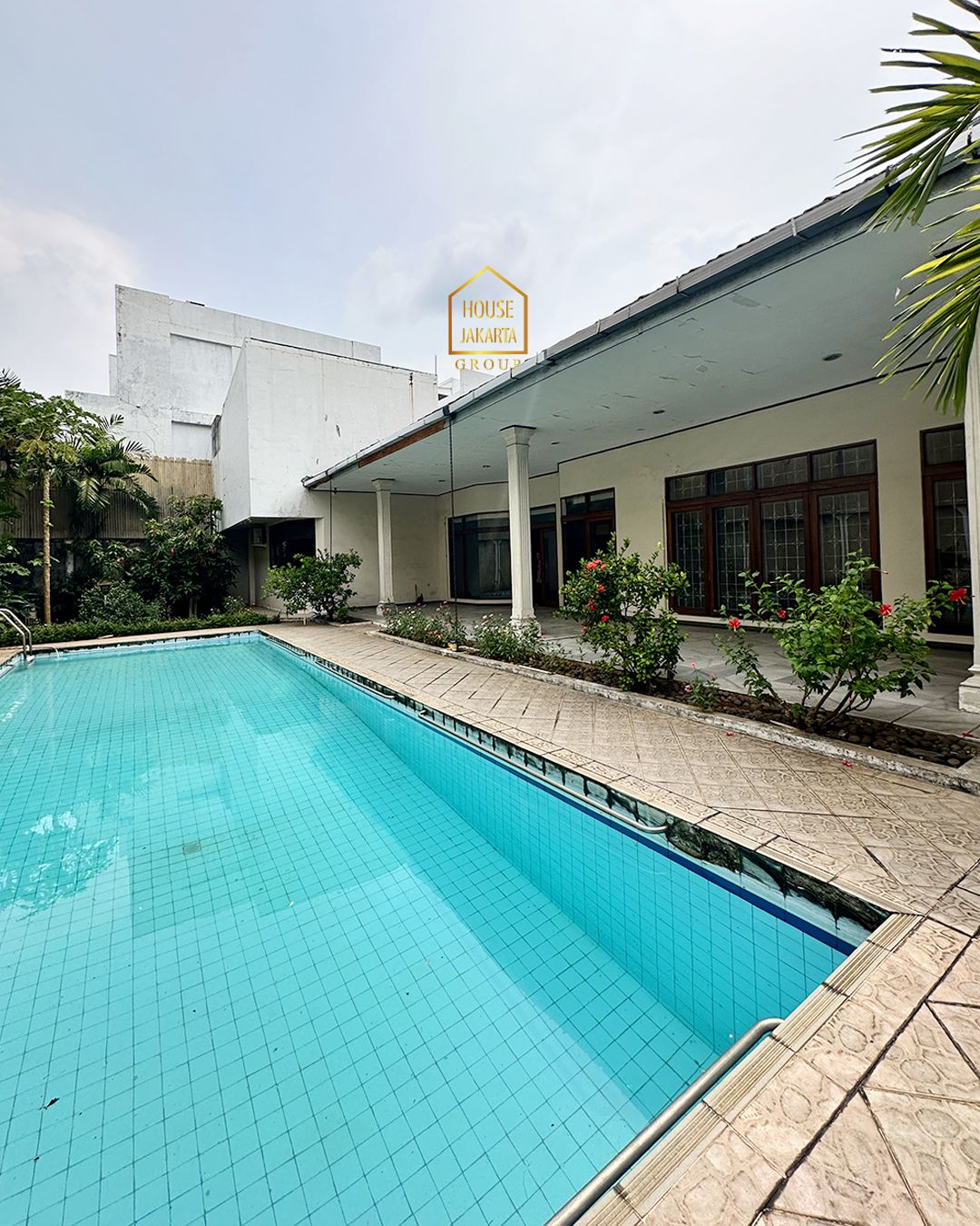 HS2020 FOR SALE: CIPETE - JAKARTA SELATAN. 2 RUMAH DALAM 1 COMPOUND, PRIVATE POOL, BISA DIBELI SALAH SATU