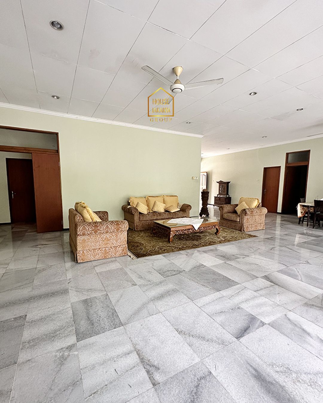 HS2020 FOR SALE: CIPETE - JAKARTA SELATAN. 2 RUMAH DALAM 1 COMPOUND, PRIVATE POOL, BISA DIBELI SALAH SATU