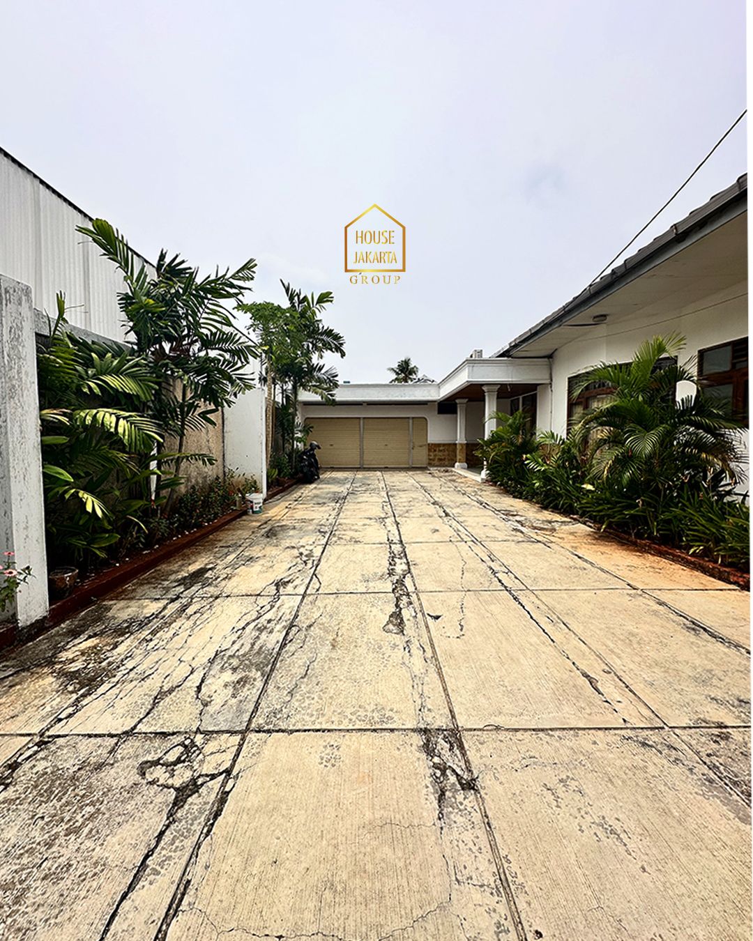 HS2020 FOR SALE: CIPETE - JAKARTA SELATAN. 2 RUMAH DALAM 1 COMPOUND, PRIVATE POOL, BISA DIBELI SALAH SATU