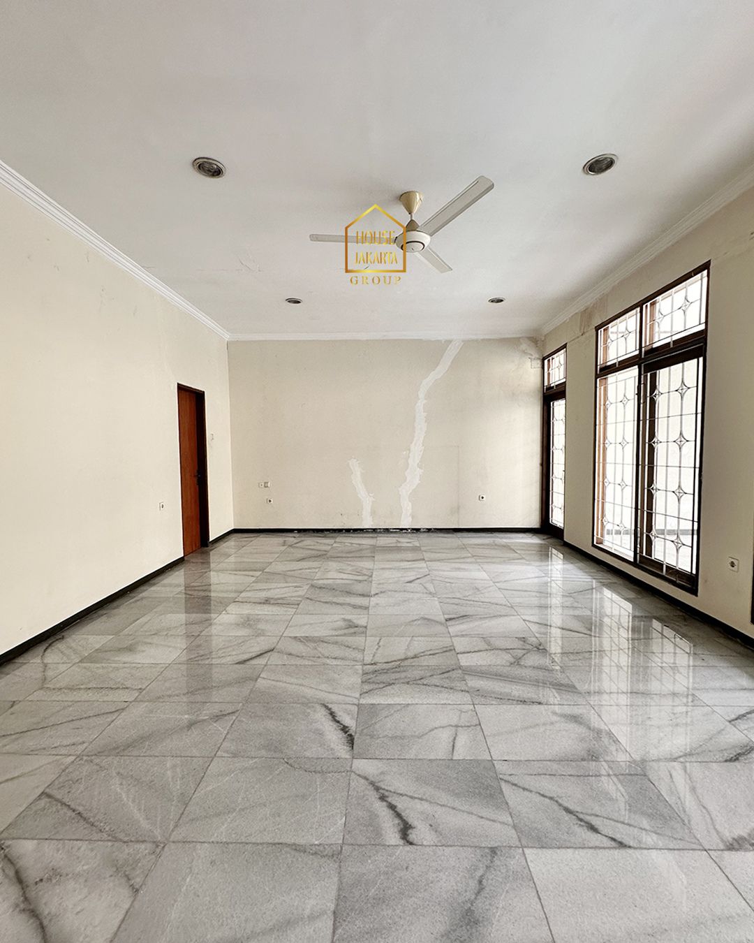 HS2020 FOR SALE: CIPETE - JAKARTA SELATAN. 2 RUMAH DALAM 1 COMPOUND, PRIVATE POOL, BISA DIBELI SALAH SATU