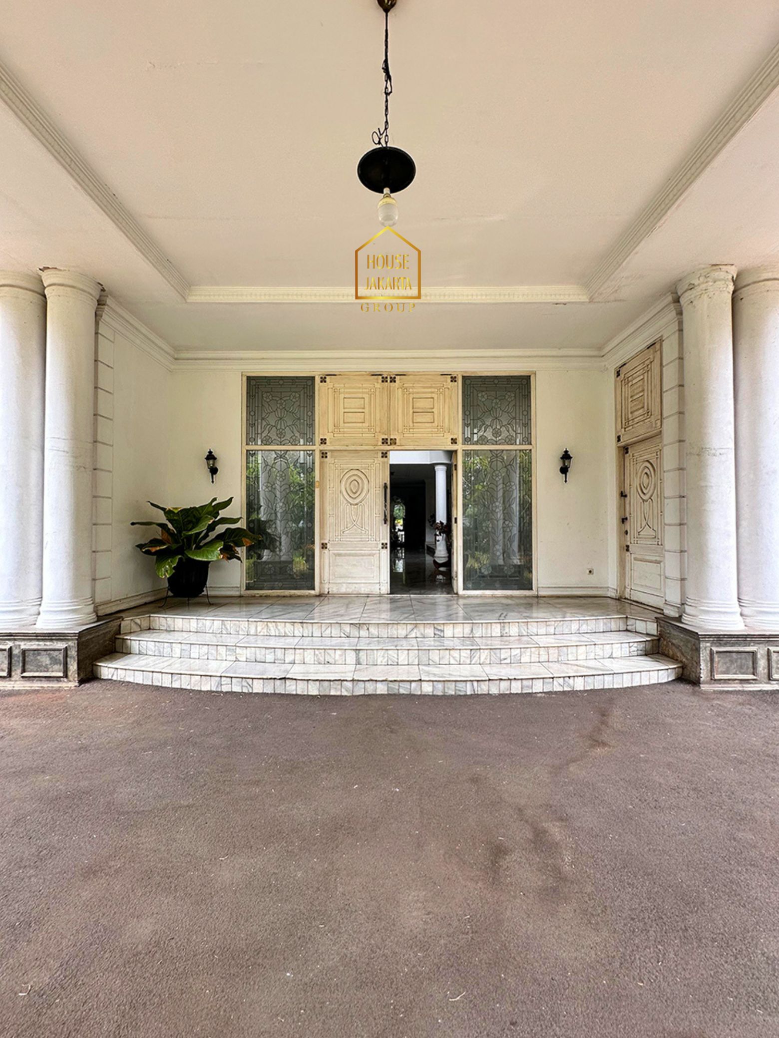 HS2022  HARGA DI BAWAH NJOP. PONDOK LABU - CILANDAK. Rumah 2 Lantai  Siap Huni, terdapat Taman Luas & Pool. Bisa Cluster. BEST PRICE