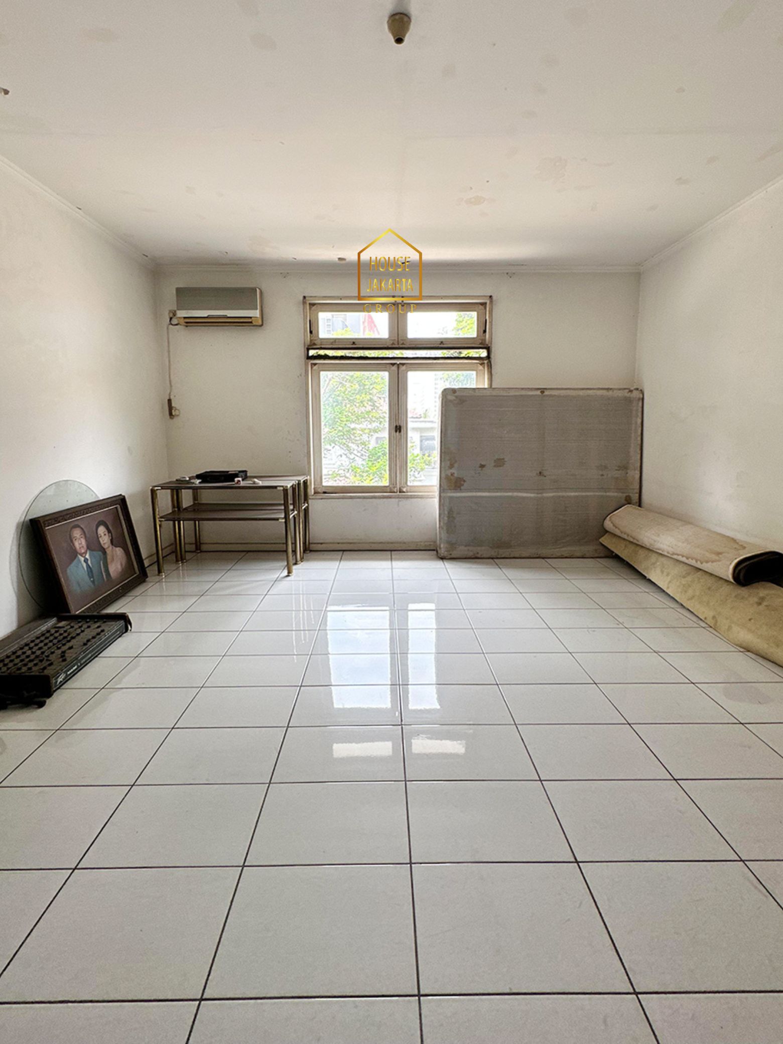 HS2022  HARGA DI BAWAH NJOP. PONDOK LABU - CILANDAK. Rumah 2 Lantai  Siap Huni, terdapat Taman Luas & Pool. Bisa Cluster. BEST PRICE