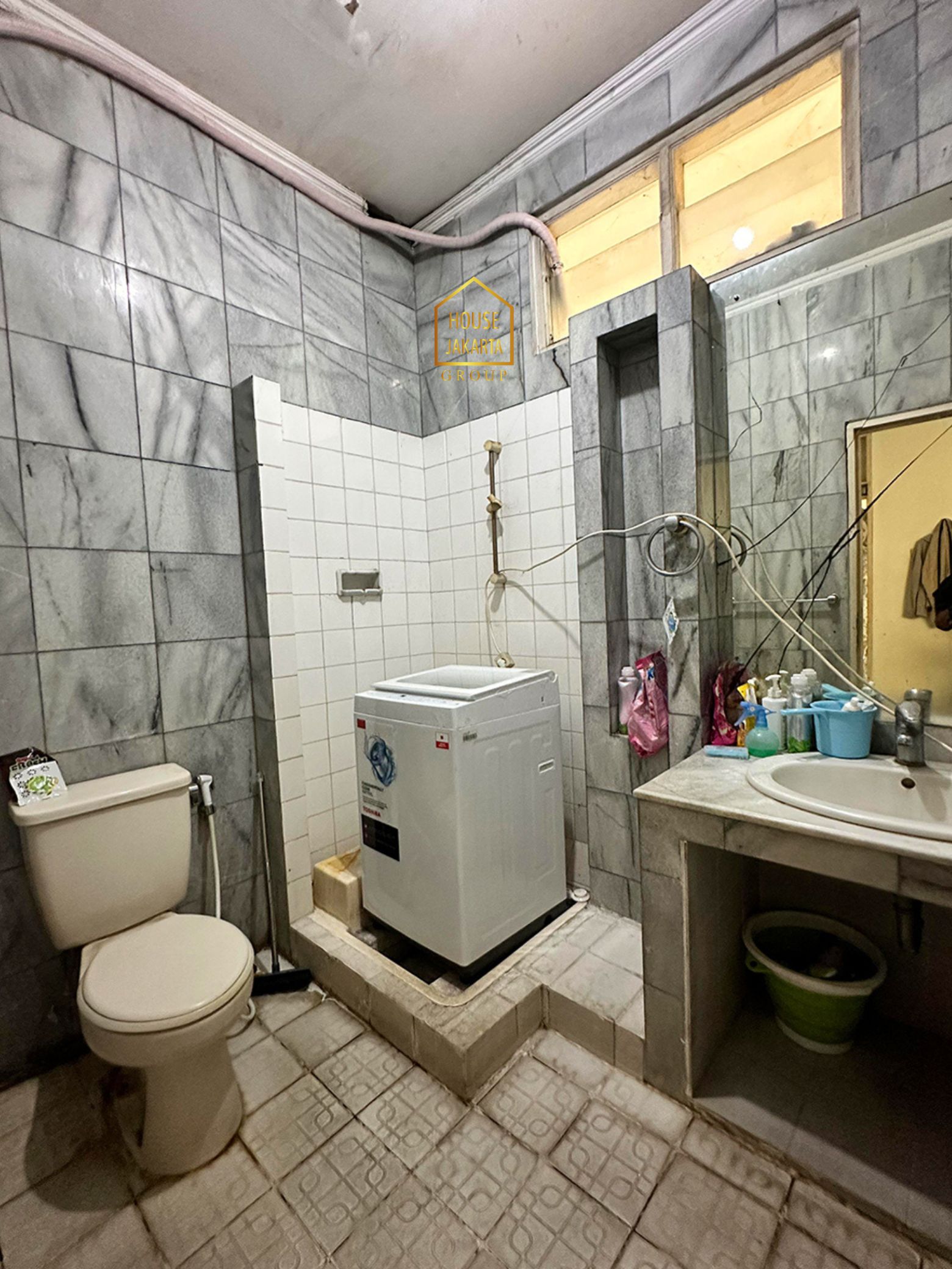 HS2022  HARGA DI BAWAH NJOP. PONDOK LABU - CILANDAK. Rumah 2 Lantai  Siap Huni, terdapat Taman Luas & Pool. Bisa Cluster. BEST PRICE