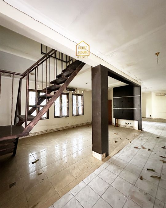 LS2024  FOR SALE TURUN HARGA: SETIABUDI KUNINGAN. Rumah Tua Hitung Tanah Di Bawah NJOP • Good Invest • Dekat Sudirman 