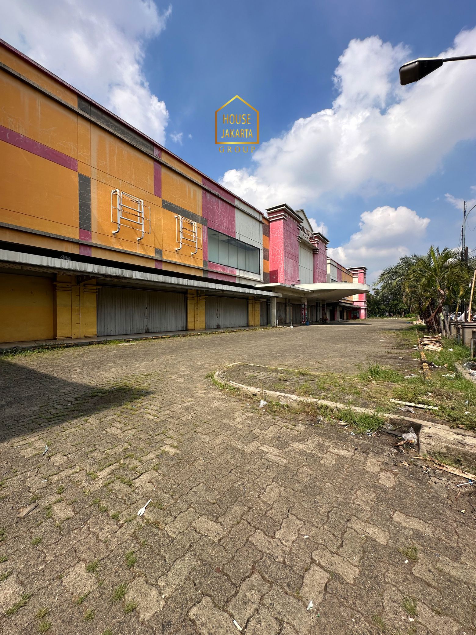 CS2026  TURUN HARGA: BEKASI AREA, Gedung Ex Mall • 3 Lantai + Basement •  Kondisi Kosong • Parkir 80 Mobil.