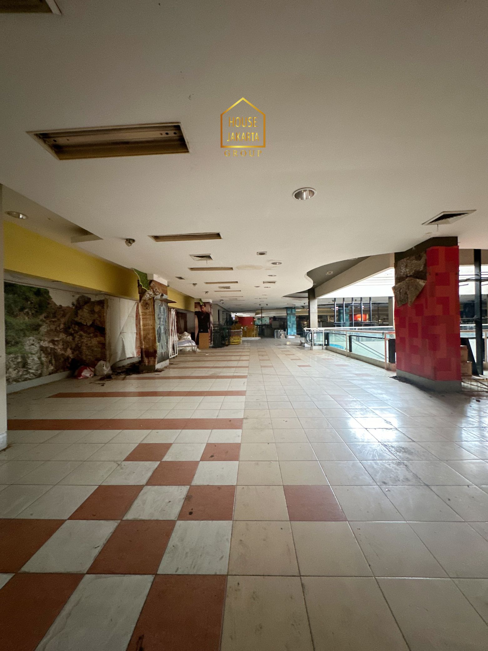 CS2026  TURUN HARGA: BEKASI AREA, Gedung Ex Mall • 3 Lantai + Basement •  Kondisi Kosong • Parkir 80 Mobil.