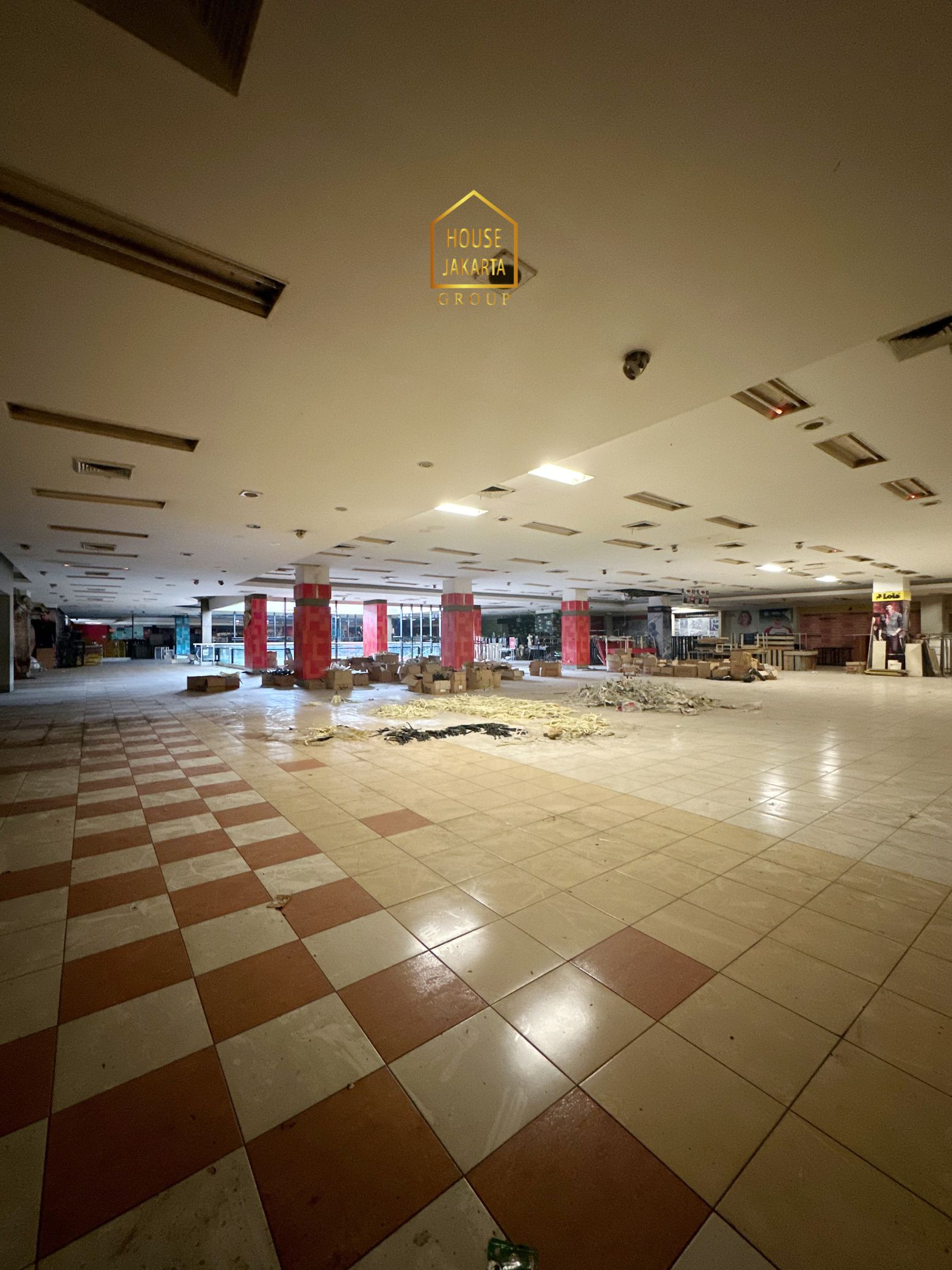 CS2026  TURUN HARGA: BEKASI AREA, Gedung Ex Mall • 3 Lantai + Basement •  Kondisi Kosong • Parkir 80 Mobil.