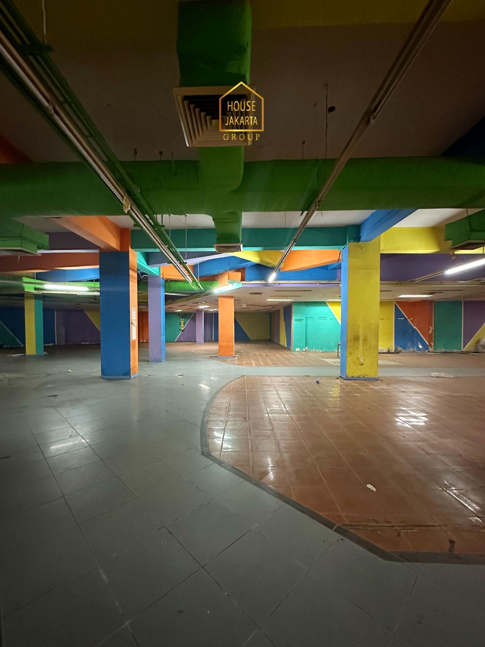 CS2026  TURUN HARGA: BEKASI AREA, Gedung Ex Mall • 3 Lantai + Basement •  Kondisi Kosong • Parkir 80 Mobil.