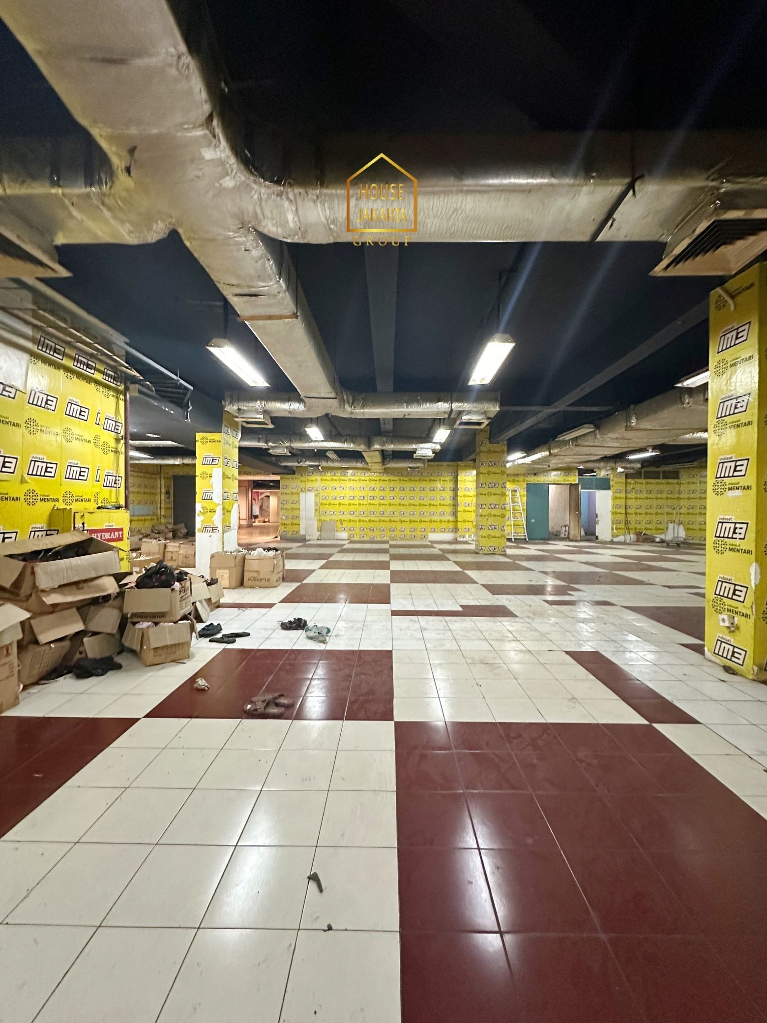 CS2026  TURUN HARGA: BEKASI AREA, Gedung Ex Mall • 3 Lantai + Basement •  Kondisi Kosong • Parkir 80 Mobil.