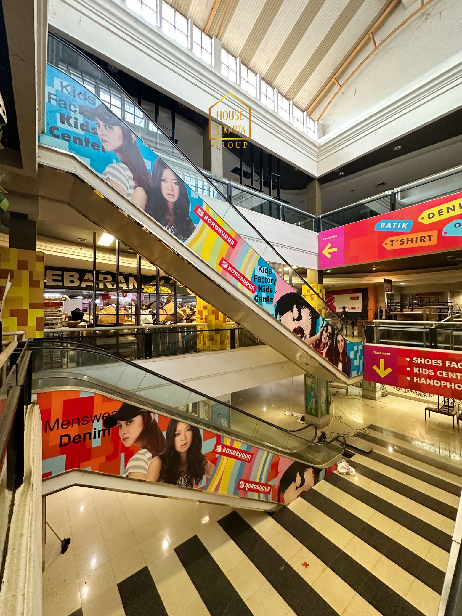 CS2026  TURUN HARGA: BEKASI AREA, Gedung Ex Mall • 3 Lantai + Basement •  Kondisi Kosong • Parkir 80 Mobil.