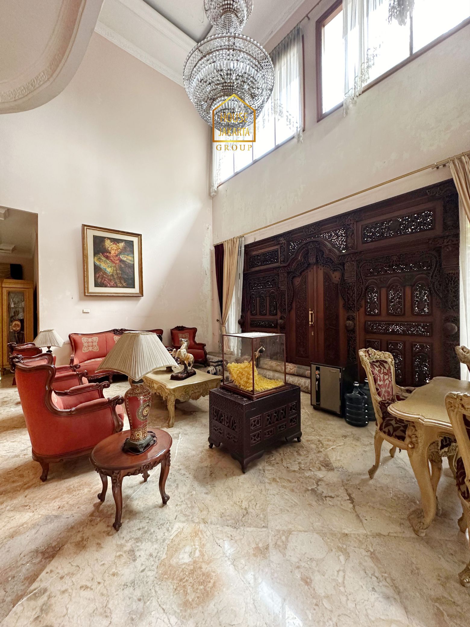 HS2030  FOR SALE : PERMATA HIJAU. Classic House, Gated, Parkir Luas, Area  Elite dan Tenang