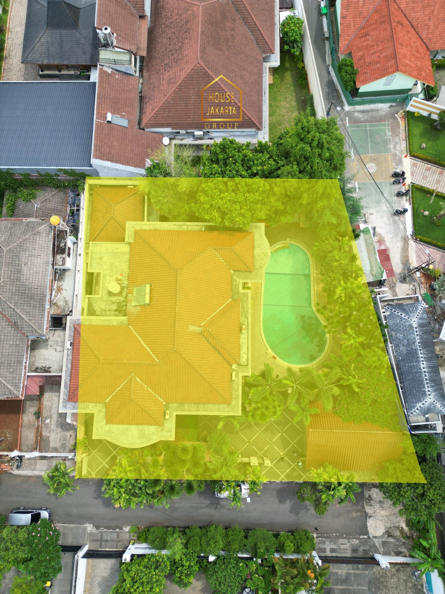 HS2030  FOR SALE : PERMATA HIJAU. Classic House, Gated, Parkir Luas, Area  Elite dan Tenang