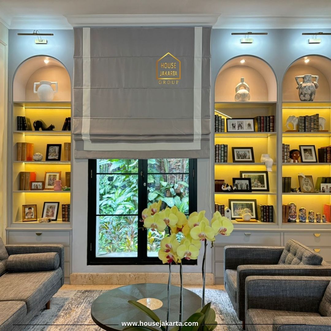 HS2048  FOR SALE: KEBAYORAN BARU. RUMAH CANTIK 2 LANTAI MODERN  CLASSIC, FURNISHED, POOL DAN TAMAN