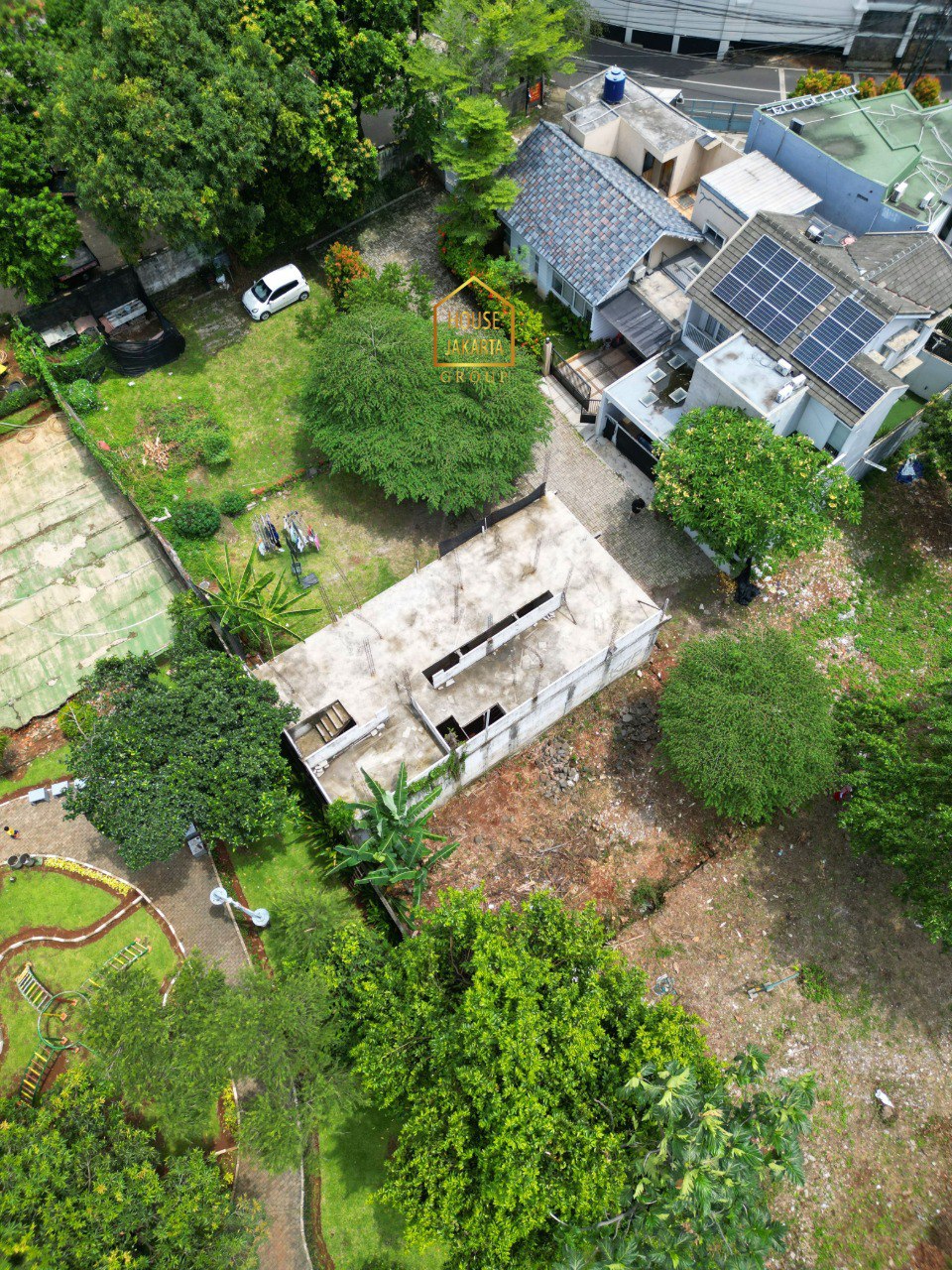 LS2055  FOR SALE: JATIPADANG. BANGUNAN + TANAH BISA HUNIAN  SEKALIGUS RUMAH KOST - KOST AN. AREA RINDANG DAN TENANG