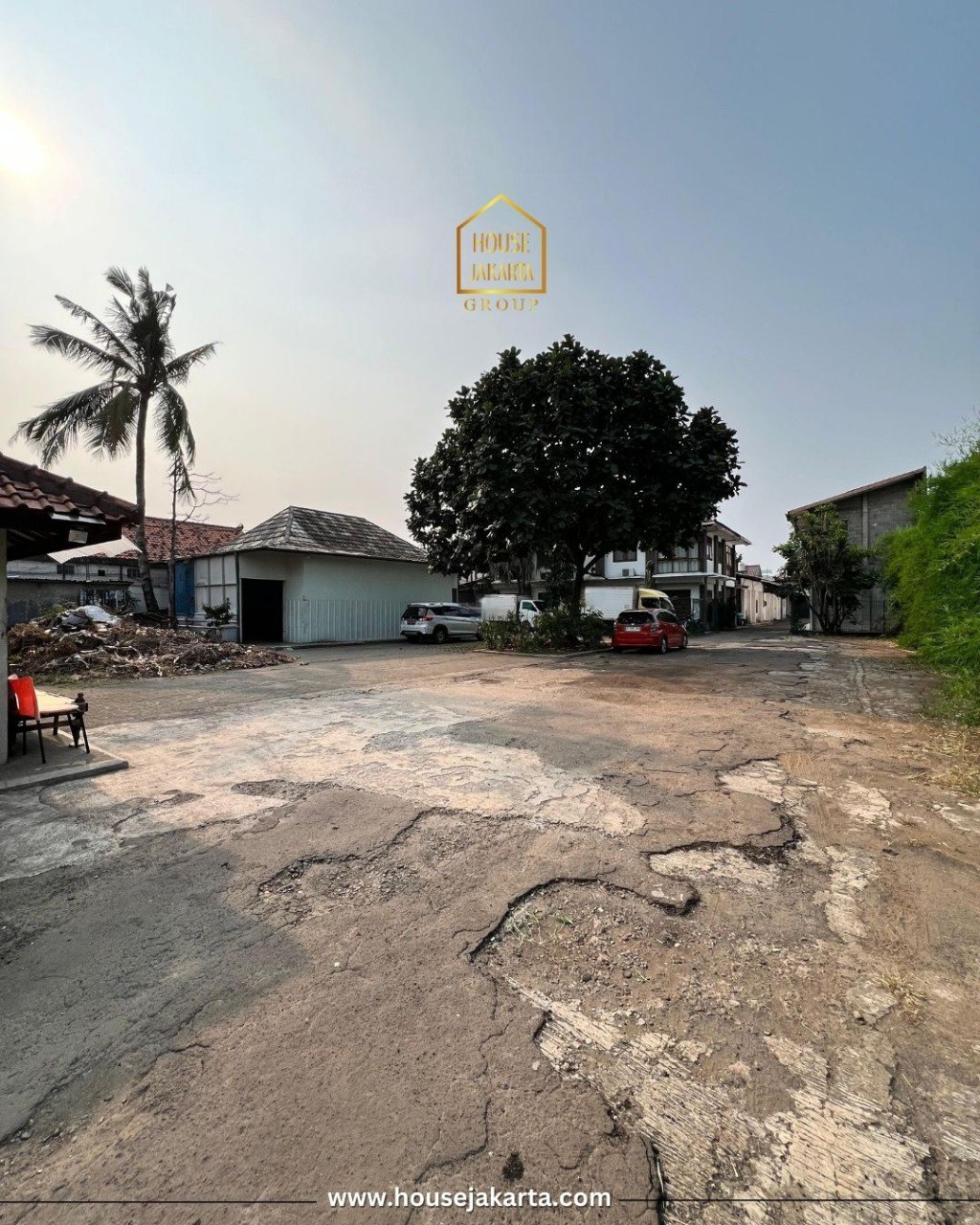 CS2068  FOR SALE: LEBAK BULUS. LAHAN DAN BANGUNAN KOMERSIAL 