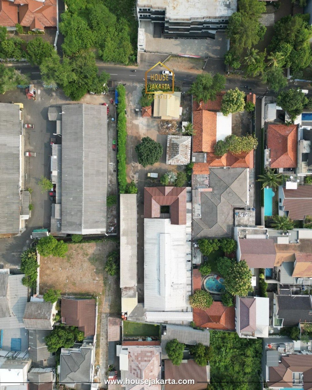 CS2068  FOR SALE: LEBAK BULUS. LAHAN DAN BANGUNAN KOMERSIAL 