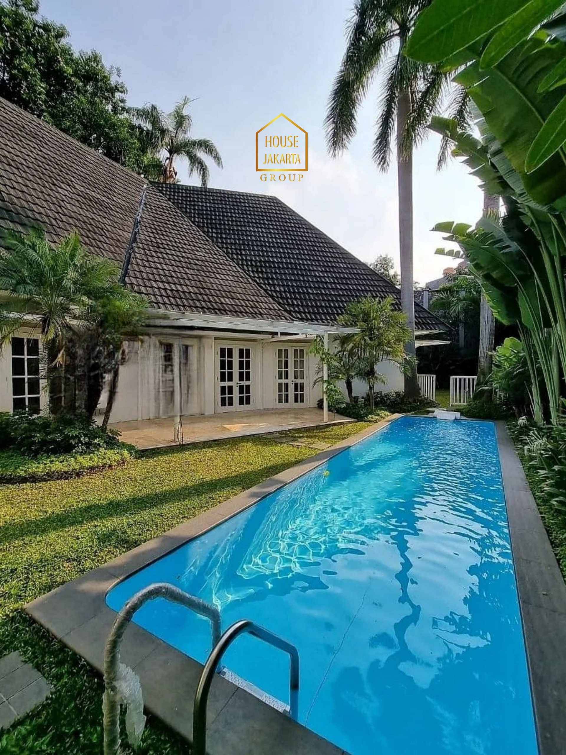 HS2077  FOR SALE : SELONG - KEBAYORAN BARU. AREA PREMIUM, KAWASAN  SENOPATI, DEKAT SCBD . 2 LANTAI SIAP HUNI