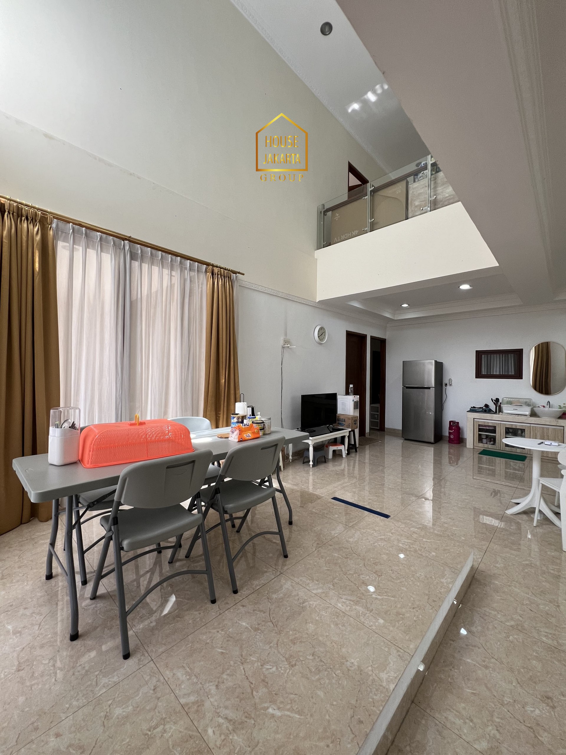 HS2078  FOR SALE : JAGAKARSA. RUMAH SIAP HUNI 2 LANTAI DALAM  KOMPLEK ELITE. POSISI HOEK TIMUR DAN SELATAN