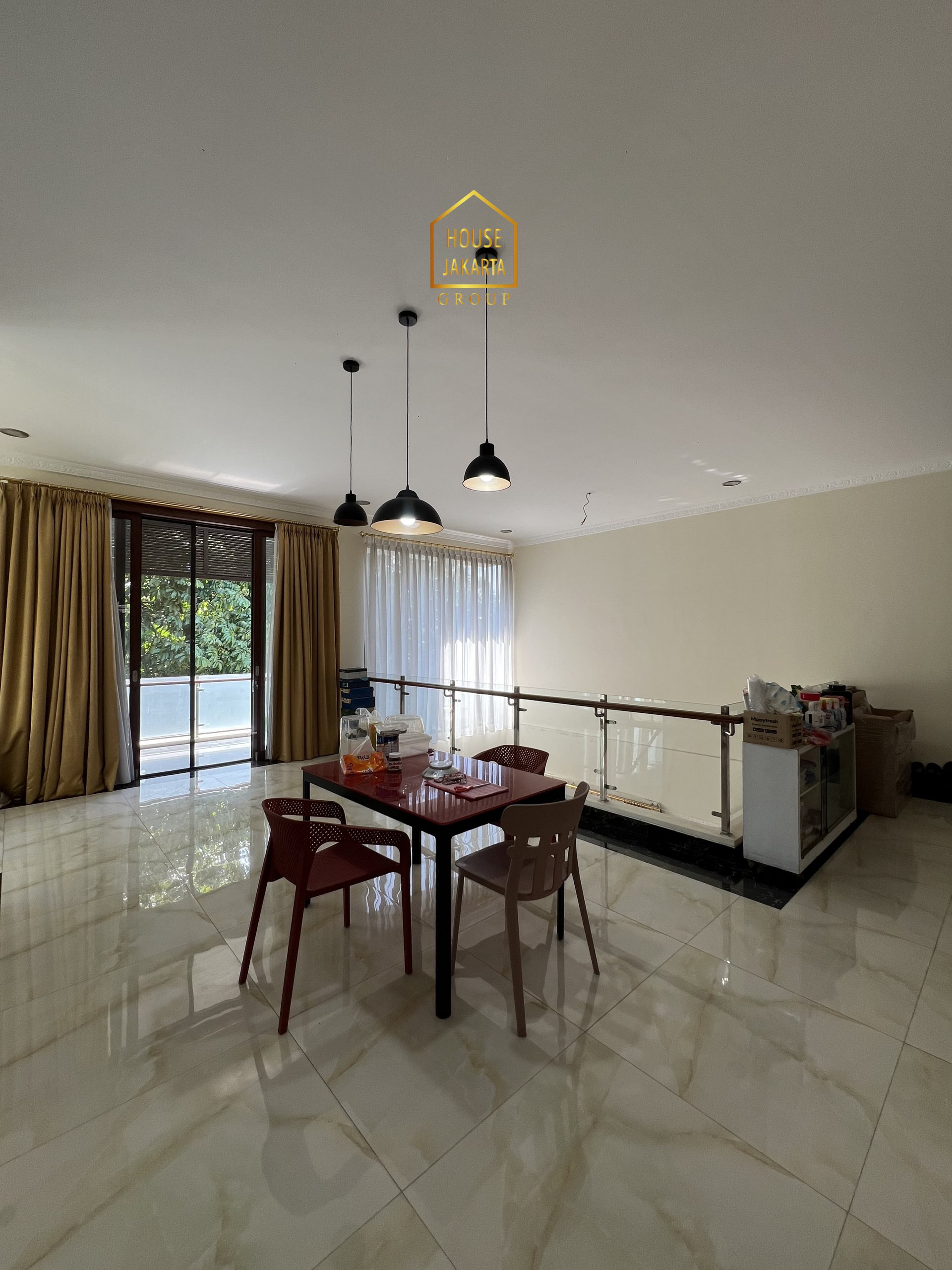 HS2078  FOR SALE : JAGAKARSA. RUMAH SIAP HUNI 2 LANTAI DALAM  KOMPLEK ELITE. POSISI HOEK TIMUR DAN SELATAN