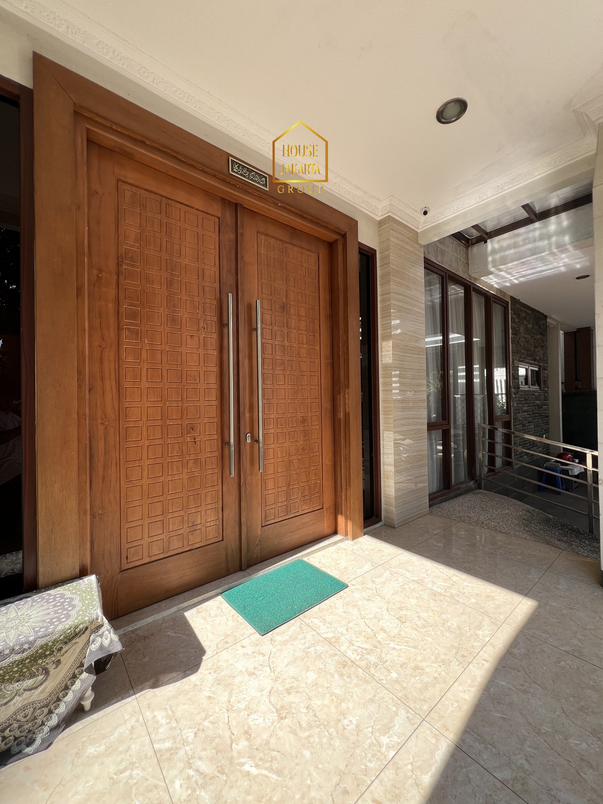 HS2078  FOR SALE : JAGAKARSA. RUMAH SIAP HUNI 2 LANTAI DALAM  KOMPLEK ELITE. POSISI HOEK TIMUR DAN SELATAN