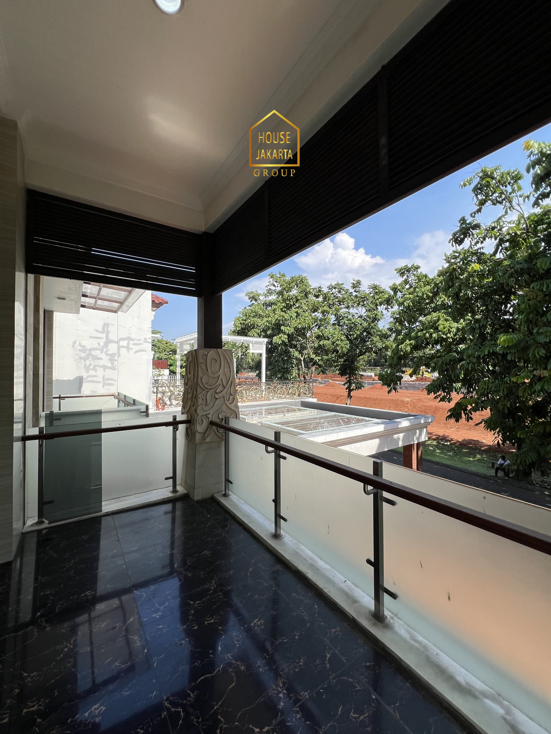 HS2078  FOR SALE : JAGAKARSA. RUMAH SIAP HUNI 2 LANTAI DALAM  KOMPLEK ELITE. POSISI HOEK TIMUR DAN SELATAN