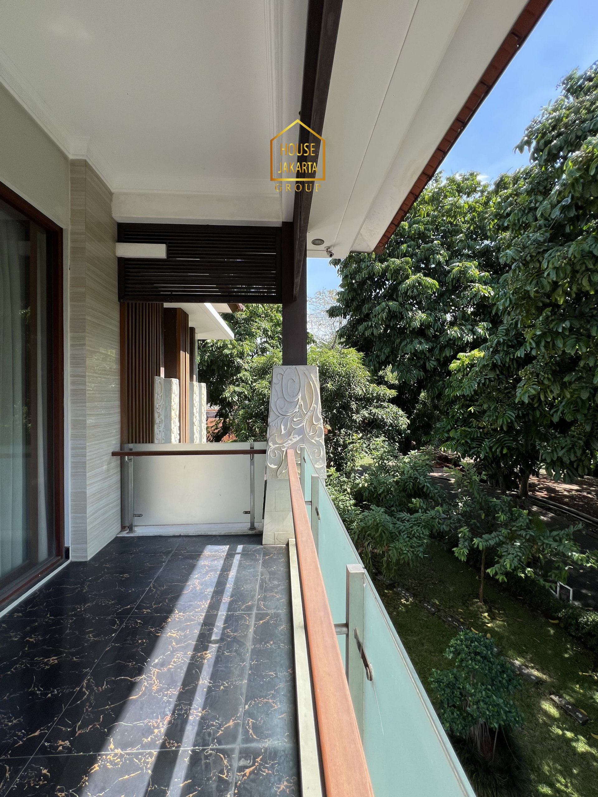 HS2078  FOR SALE : JAGAKARSA. RUMAH SIAP HUNI 2 LANTAI DALAM  KOMPLEK ELITE. POSISI HOEK TIMUR DAN SELATAN