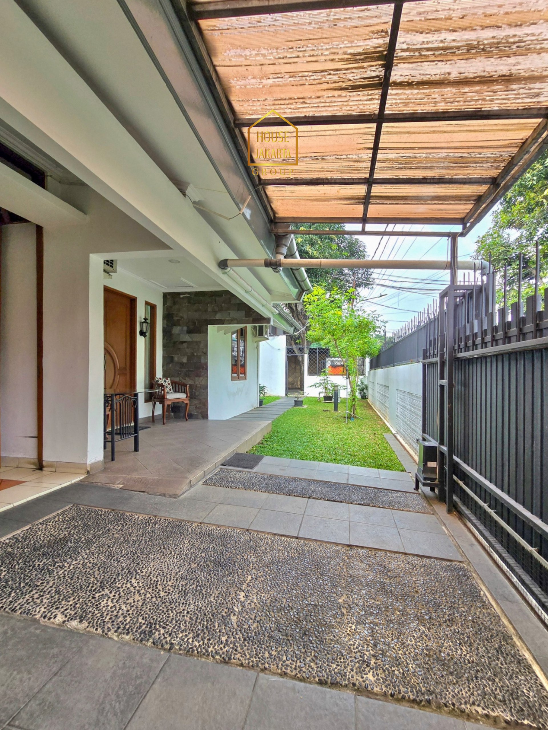 HS2079  FOR SALE : CILANDAK BARAT. RUMAH 2 LANTAI PLUS PAVILIUN SIAP  HUNI, DALAM KOMPLEK, DEKAT SIMATUPANG.