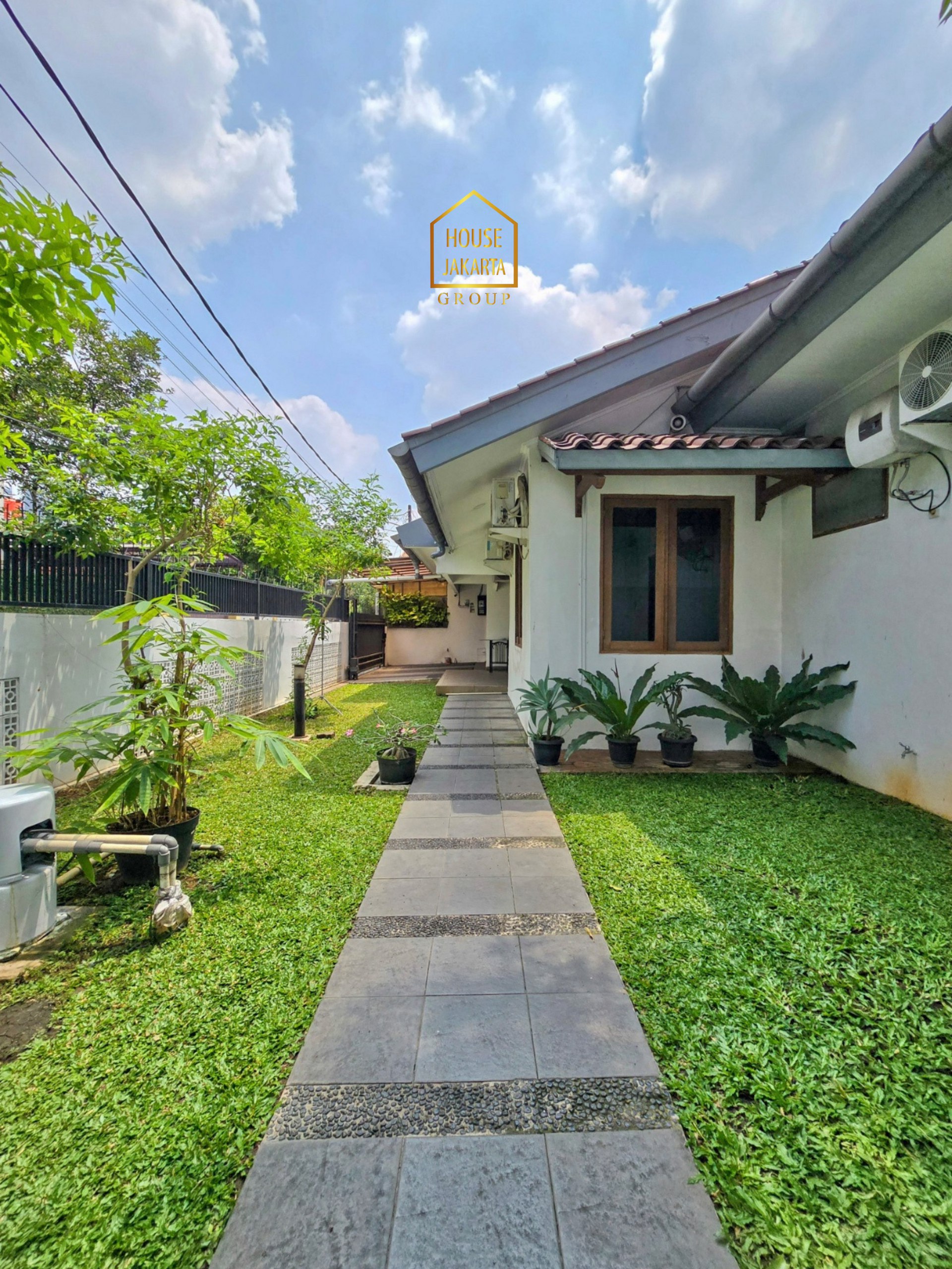 HS2079  FOR SALE : CILANDAK BARAT. RUMAH 2 LANTAI PLUS PAVILIUN SIAP  HUNI, DALAM KOMPLEK, DEKAT SIMATUPANG.