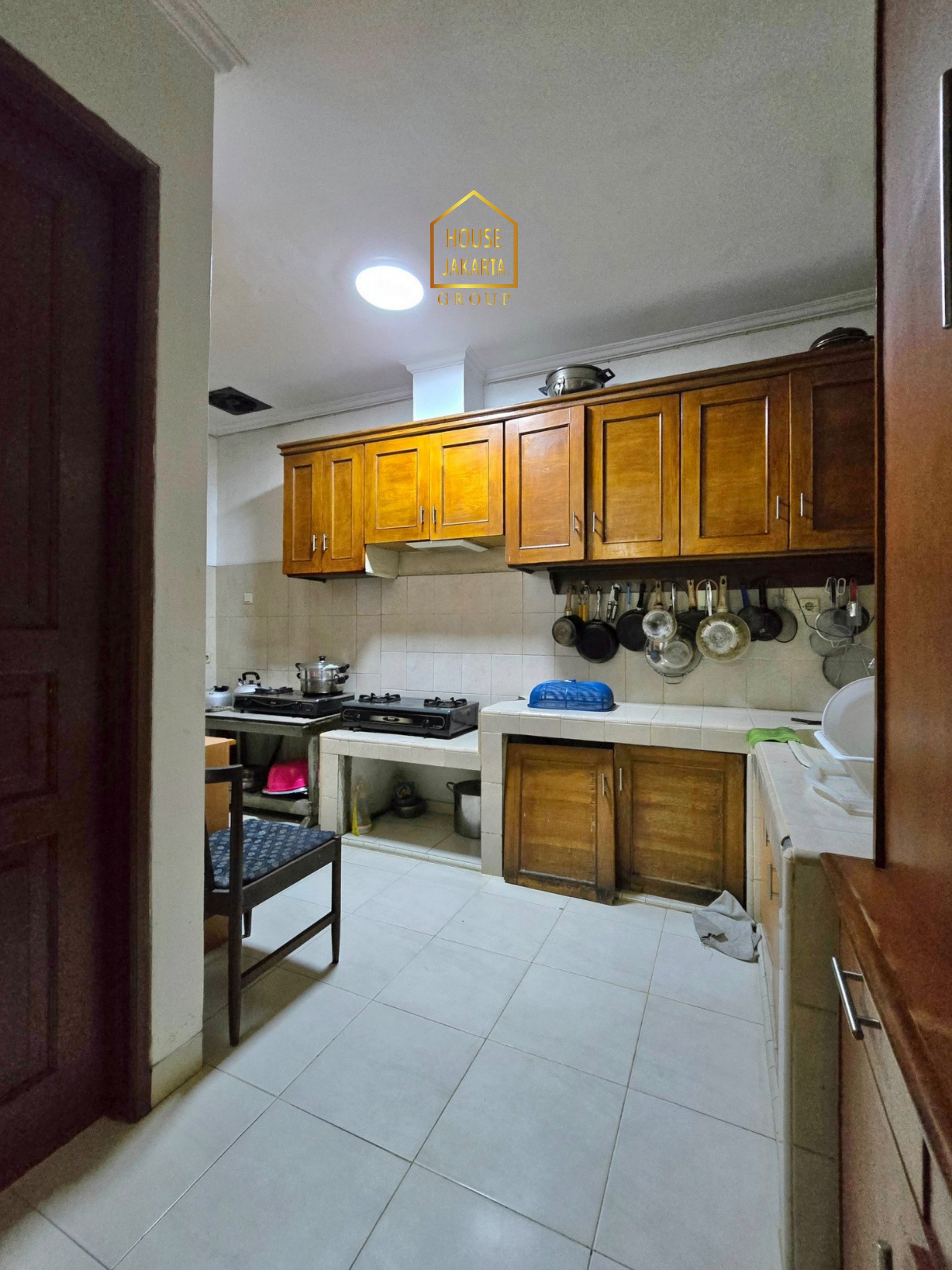 HS2079  FOR SALE : CILANDAK BARAT. RUMAH 2 LANTAI PLUS PAVILIUN SIAP  HUNI, DALAM KOMPLEK, DEKAT SIMATUPANG.