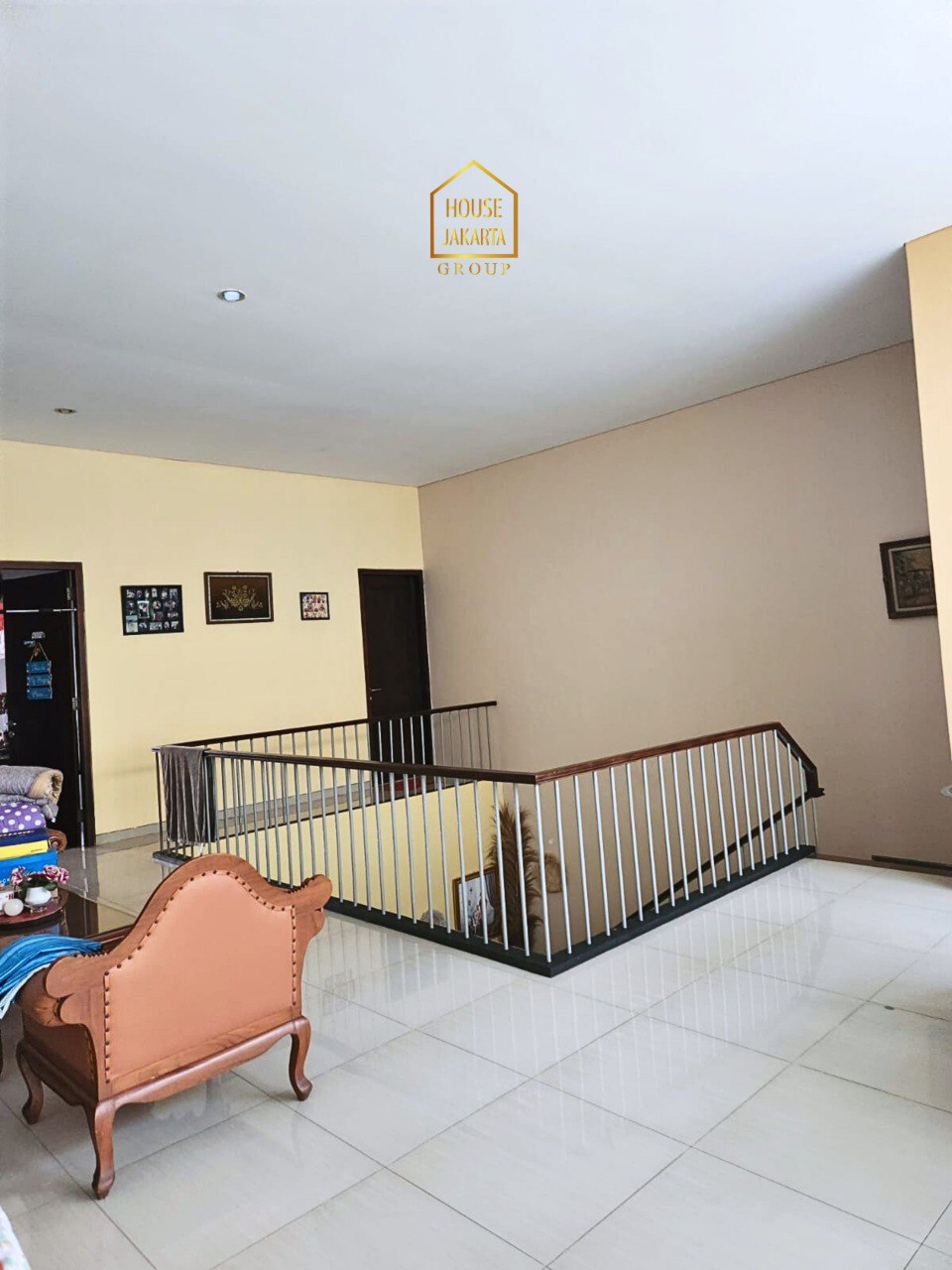 HS2103 FOR SALE: SUNTER - JAKARTA UTARA. Rumah 2 Lantai Siap Huni, Gated, Hadap Barat